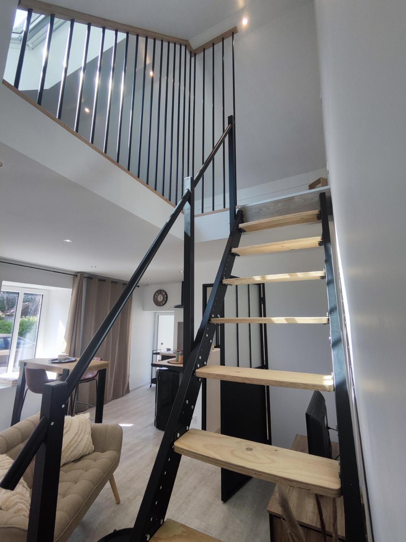 Studio Neuf Situe Au Coeur D'Un Bourg Paisible Pacé Extérieur photo