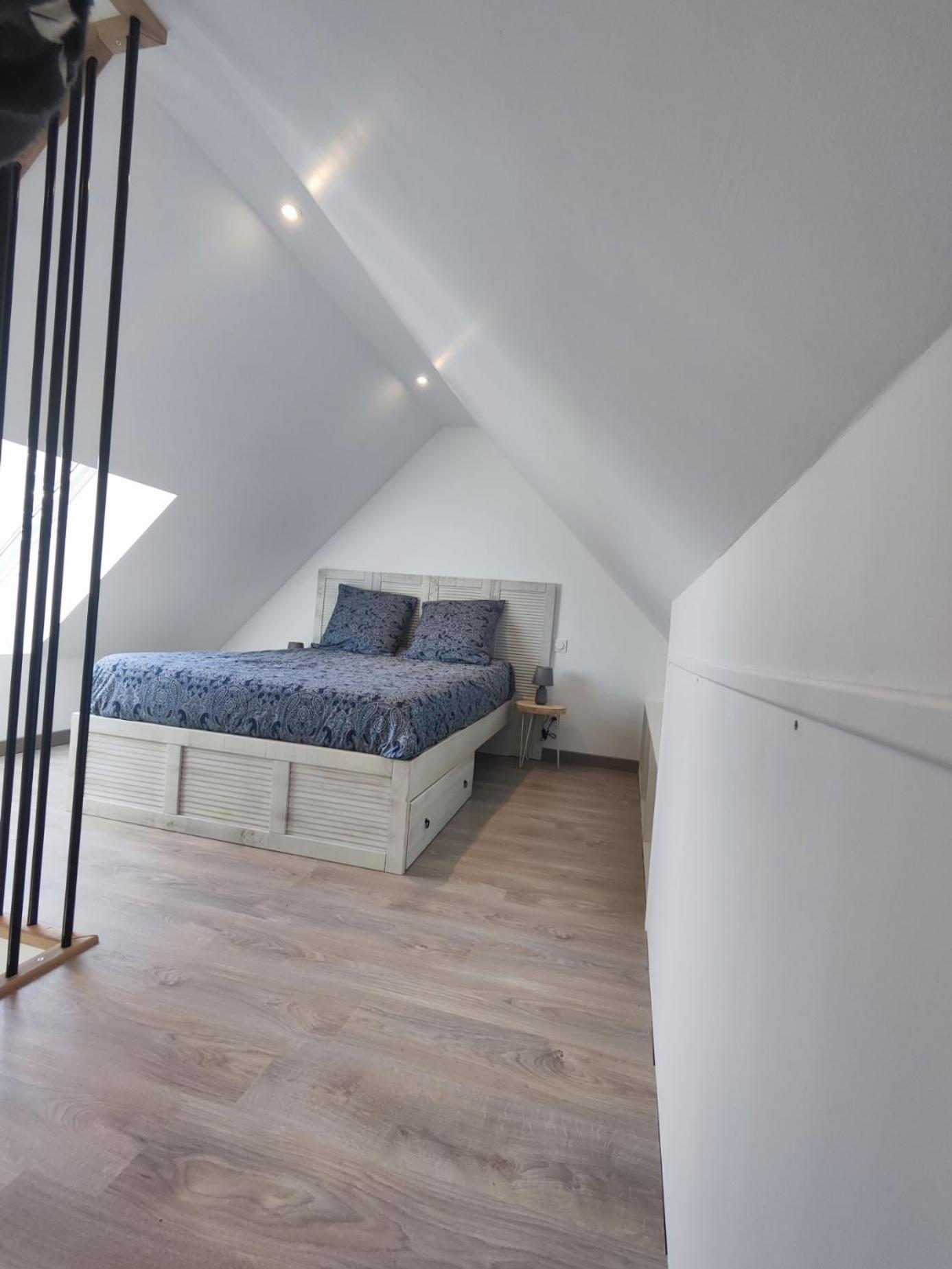 Studio Neuf Situe Au Coeur D'Un Bourg Paisible Pacé Extérieur photo